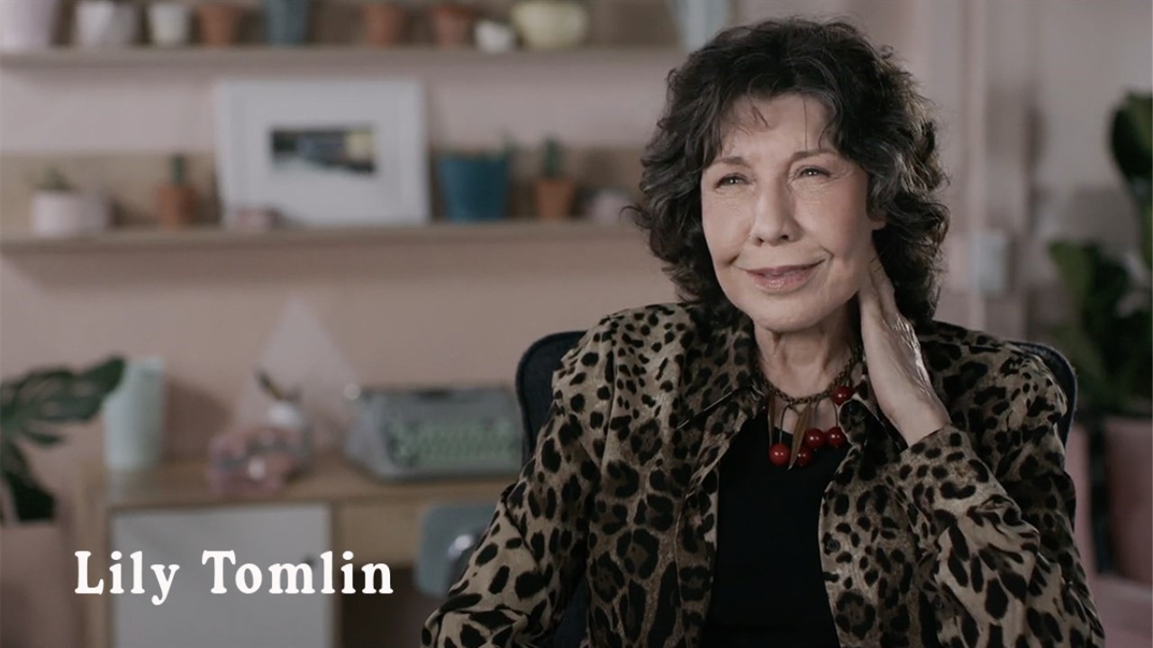 Lily Tomlin being interviewed